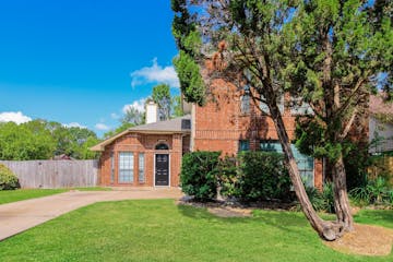 12418 Meadow Briar Dr Stafford, TX 77477